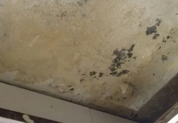 新津阳台漏水维修公司分享下新津卫生间渗水维修需要注意哪些问题。