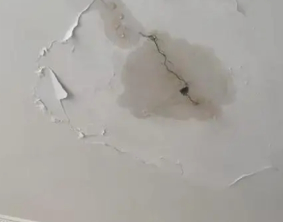 新津阳台漏水维修公司分享下屋面防水工程质量问题原因分析